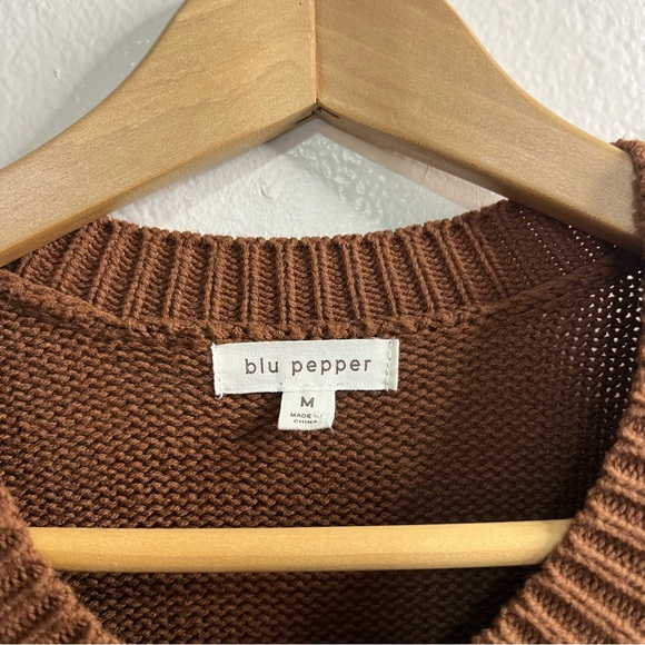 Blu Pepper Brown Pullover Sweater With Poms Womens Size M Sleeveless Crew Neck - Picture 4 of 10